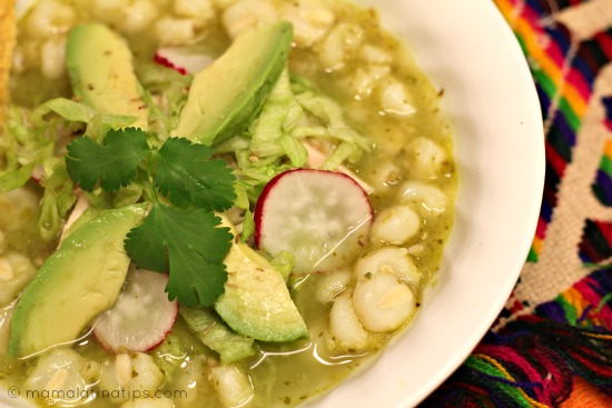 Pozole verde de pollo - mamalatinatips.com