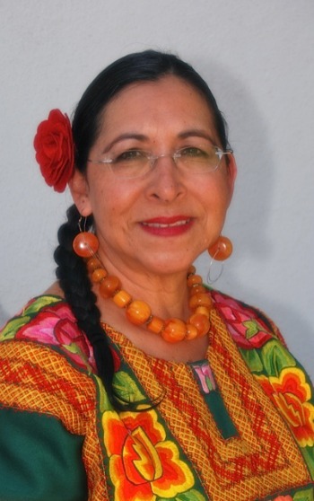 Amada Irma Pérez Latino Author - mamalatinatips.com