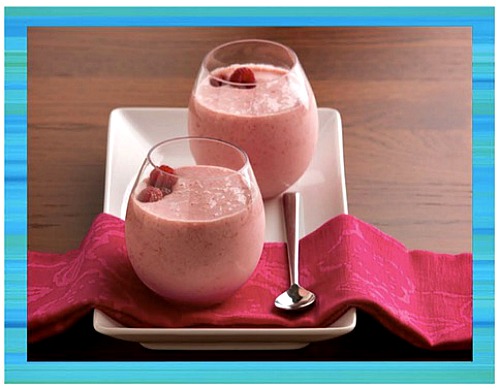 raspberry smoothies - teen beach inspired party - mamalatinatips.com
