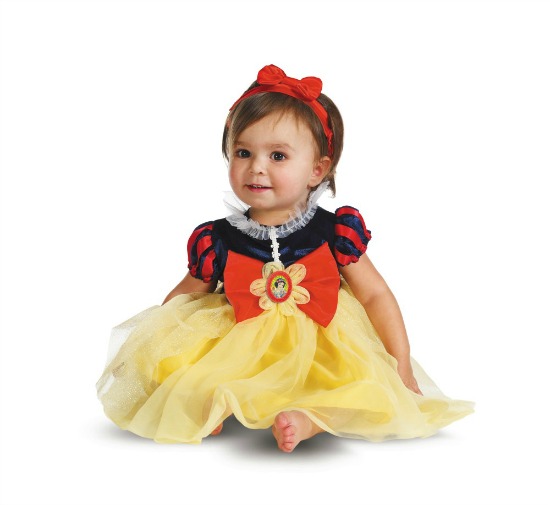 Halloween costume Snow White - mamalatinatips.com