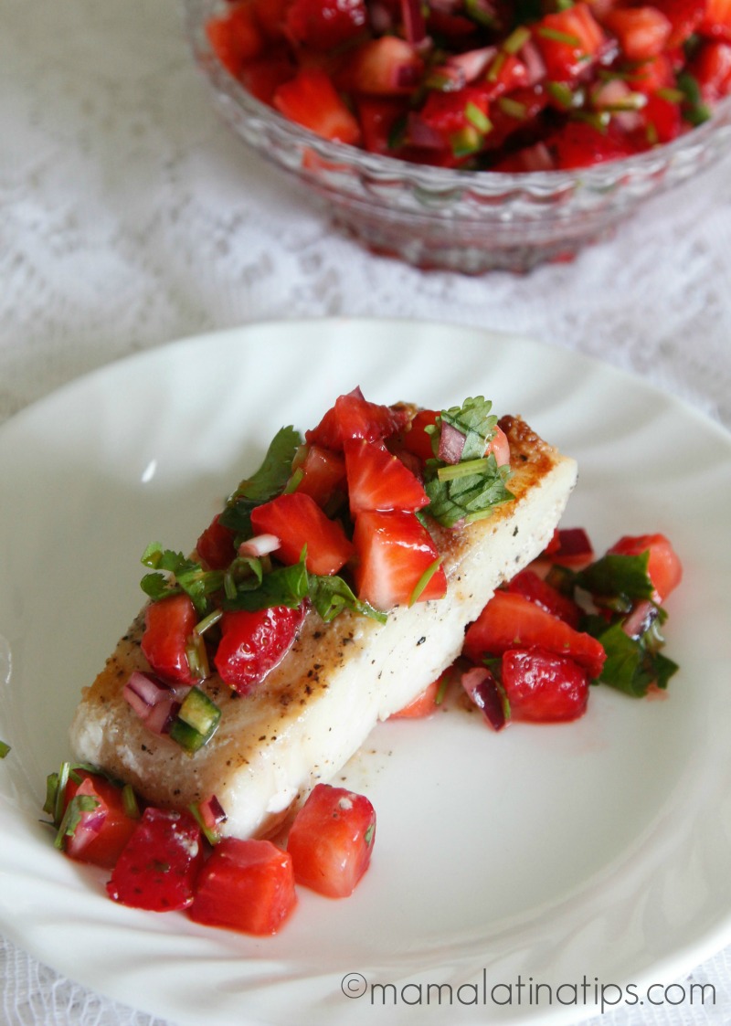 Seared Cod with Strawberry Salsa - mamalatinatips.com