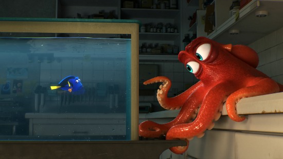 Finding Dory and octopus Hank - mamalatinatips.com