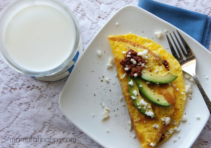 chorizo omelet and milk - mamalatinatips.com