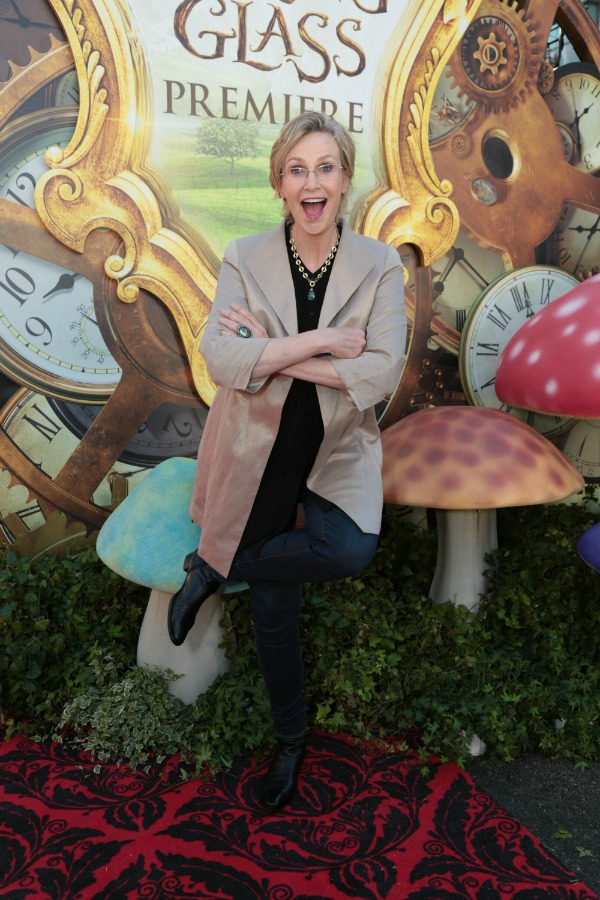 Jane Lynch at Alice through the looking glass red carpet premiere - mamalatinatips.com