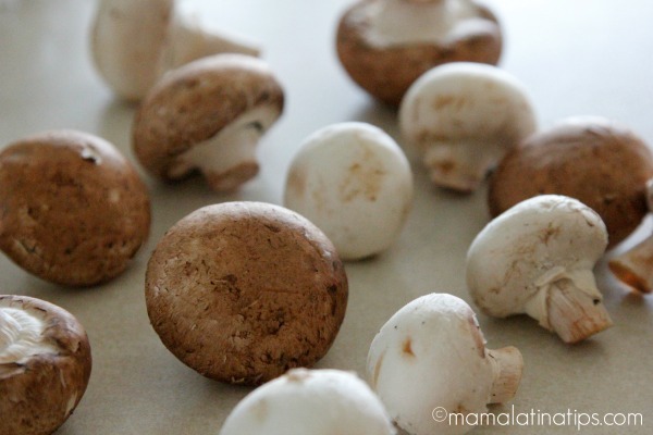 Mushrooms - Champiñones - mamalatinatips.com