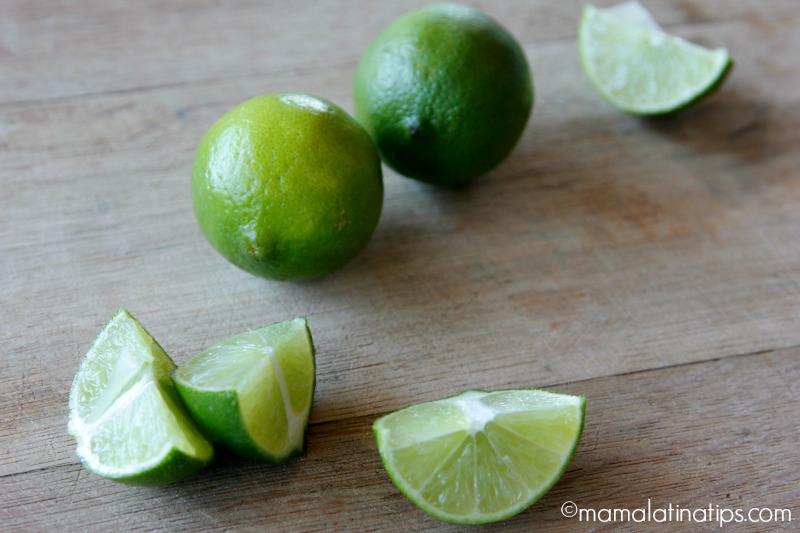 Limones verdes - Mexican Limes - mamalatinatips.com