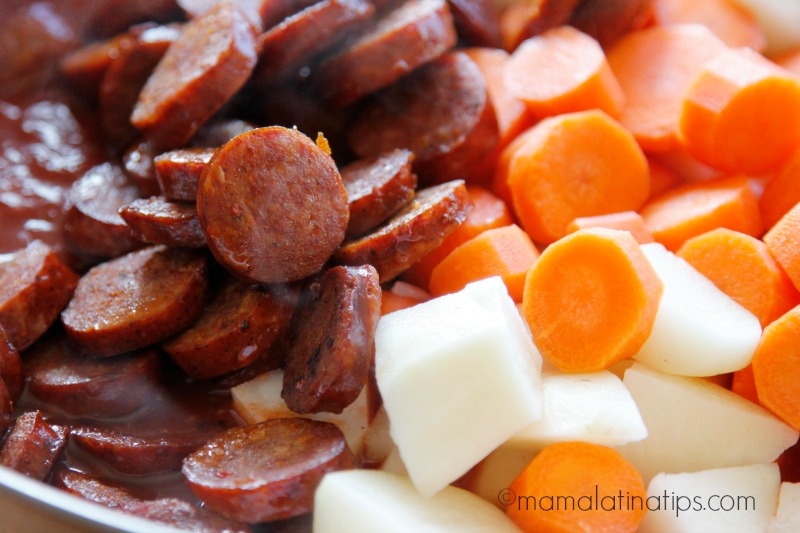 Chorizo, papas y zanahorias