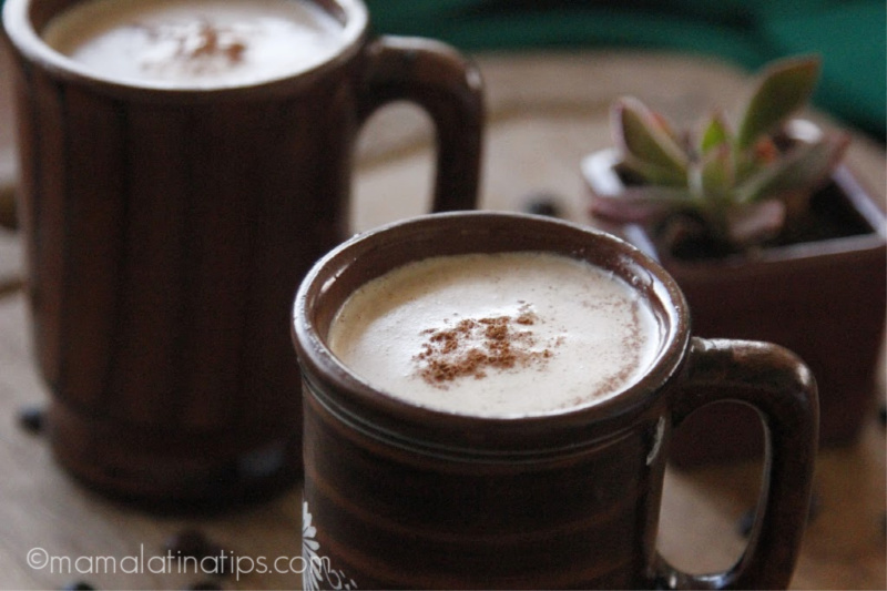 Two cups of Mexican café con leche