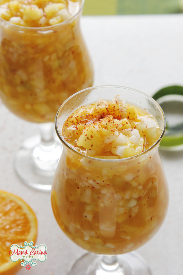 Gazpacho de piña y pepino servido en copa