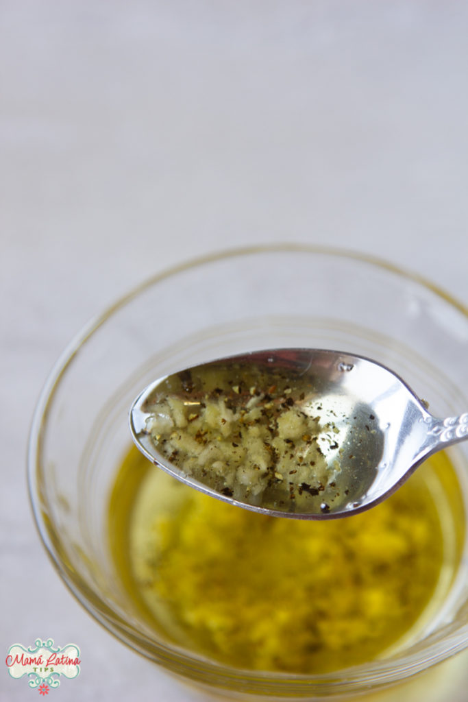 aceite de oliva con ajo y pimienta