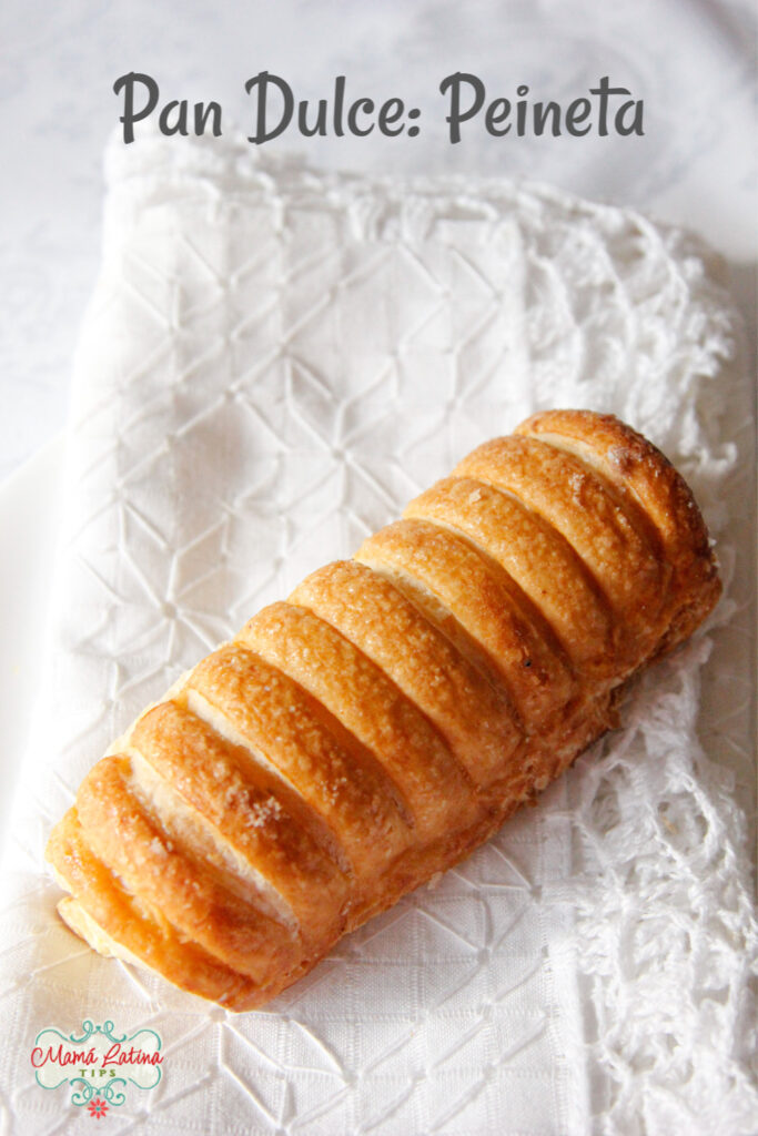 un tipo de pan de dulce llamado peineta