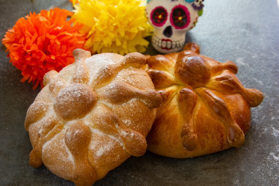 Pan de Muerto Tradicional Mexicano de Naranja