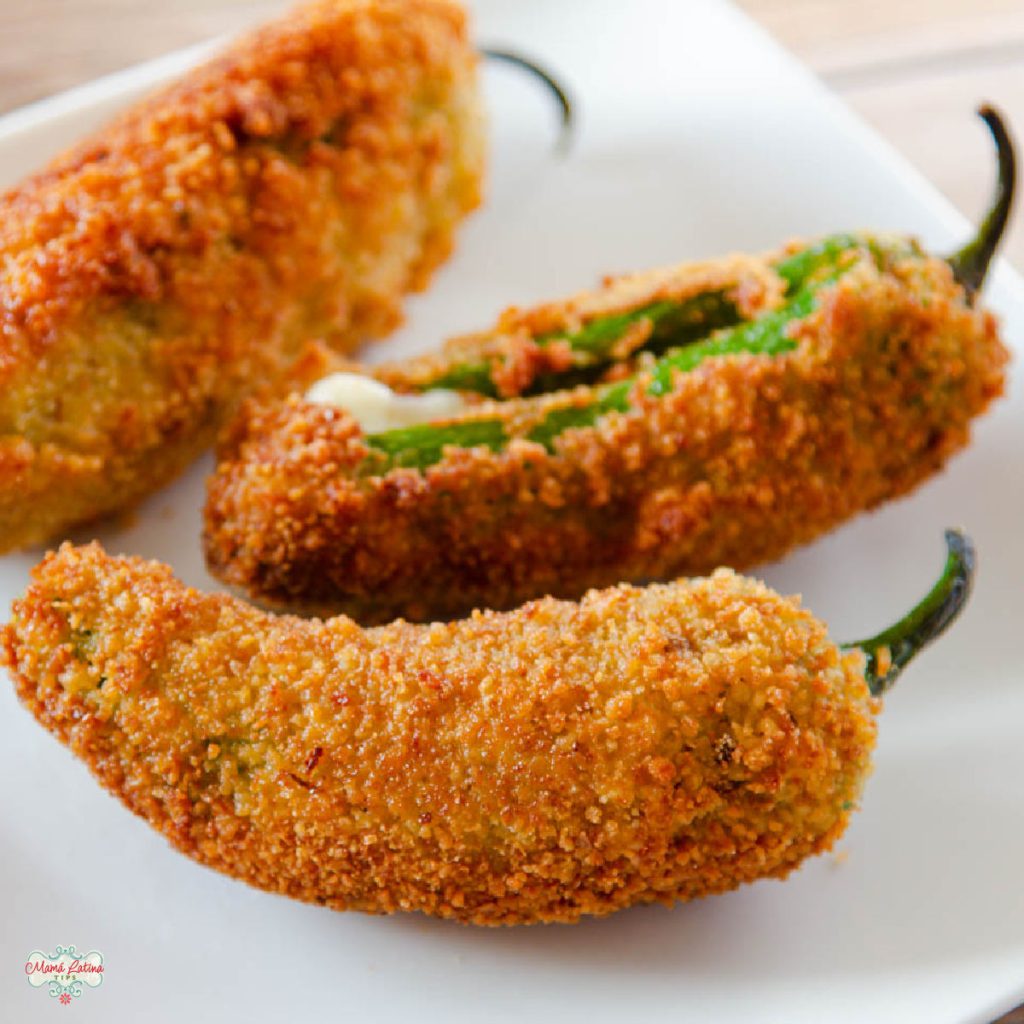 Chiles jalapeños rellenos de queso